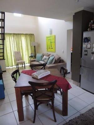 Apartment / Flat For Sale in Paulshof, Sandton